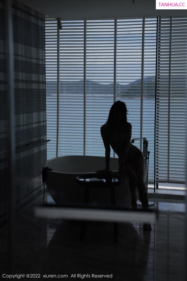 佘贝拉  [XiuRen]高清写真图 2022.11.14 No.5851 佘贝拉Bella 南京旅拍第50张图片